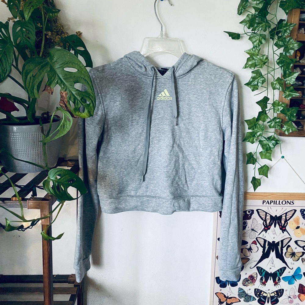 Adidas Women’s 3-stripes cropped fleece pullover hoodie in Gray/Yellow XS